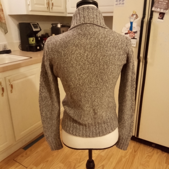 St John's Bay cardigan - Picture 3 of 4